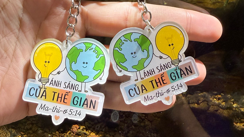 ÁNH SÁNG THẾ GIAN